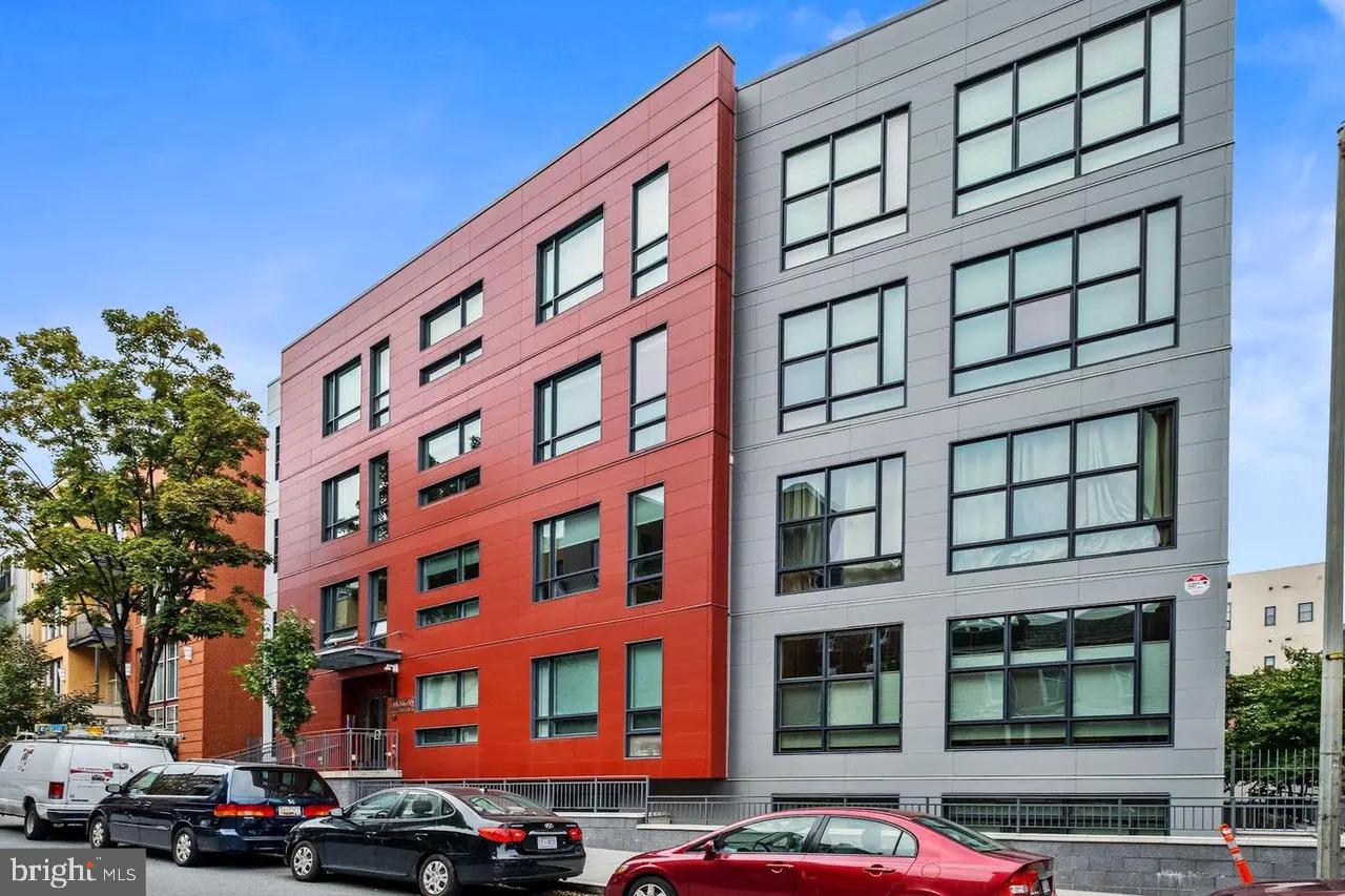 2337 Champlain St NW #104 — photo