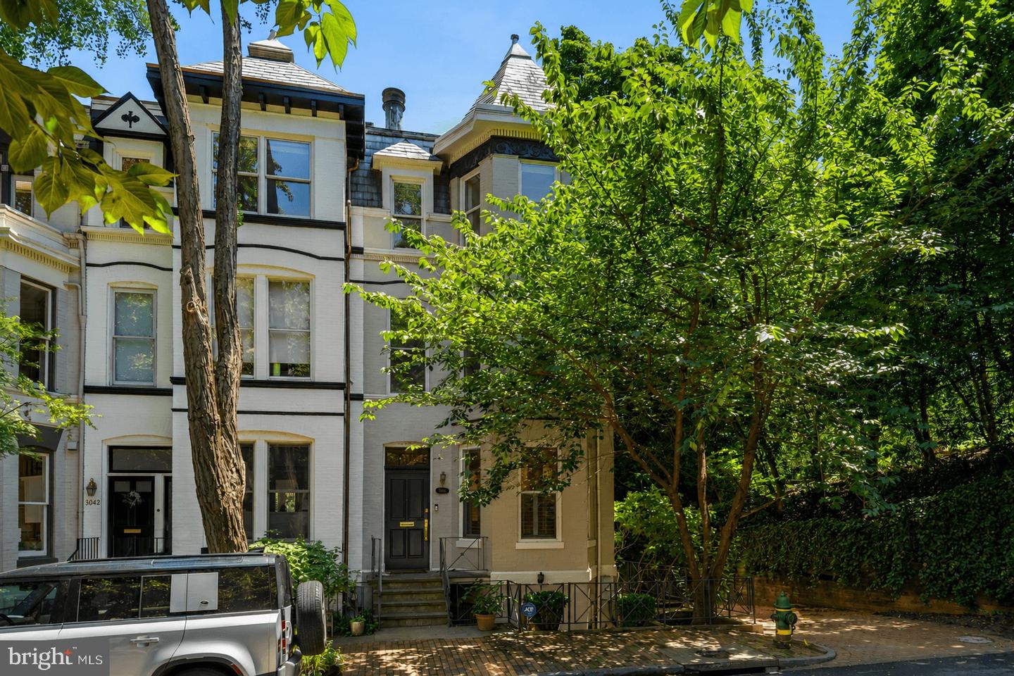 3044 Cambridge Pl NW — photo