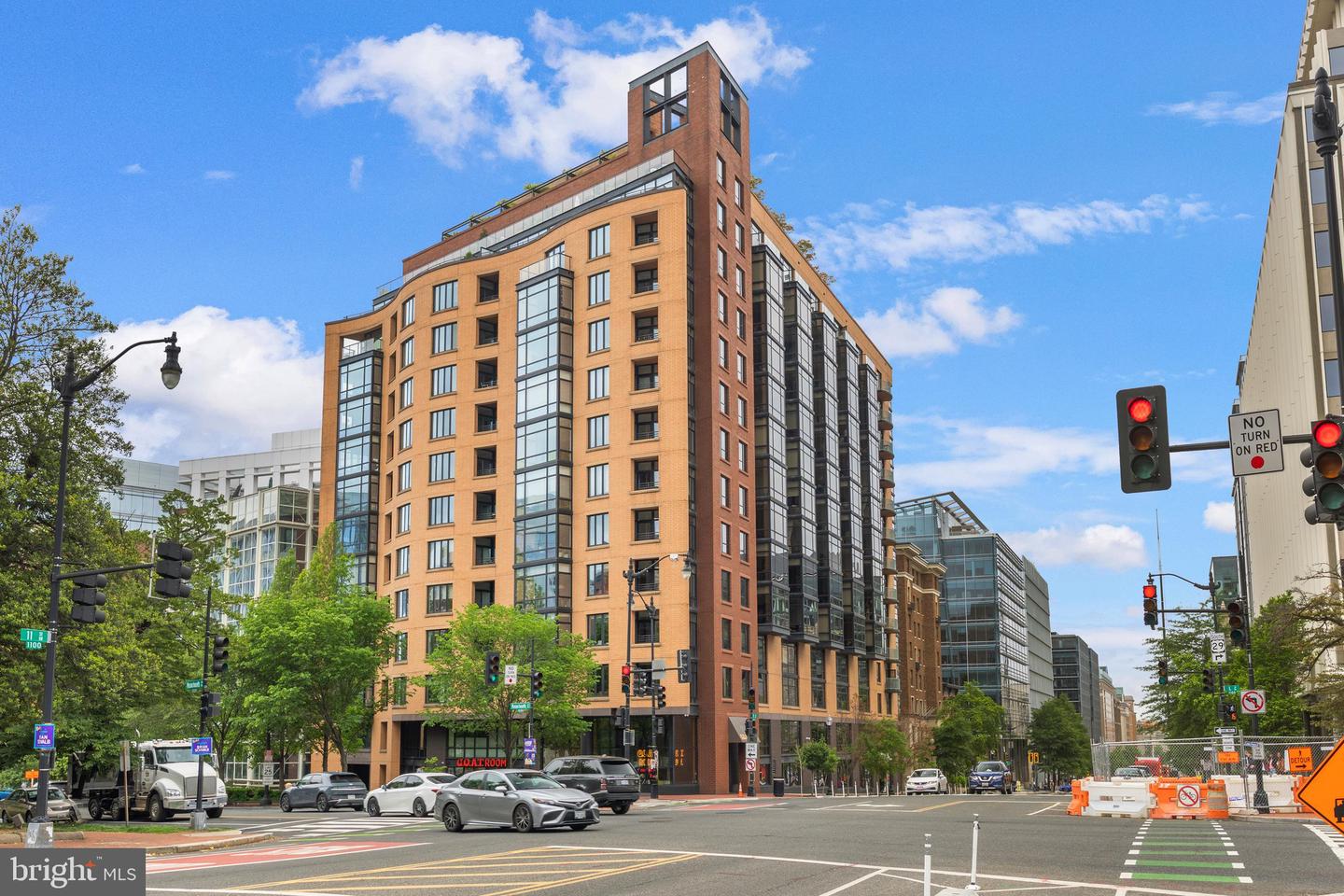 1010 Massachusetts Ave NW #902 — photo