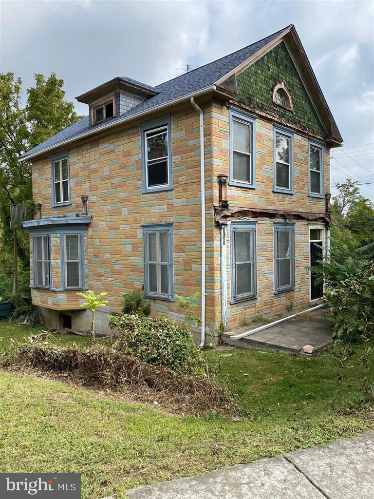 4616 Foote St NE — photo