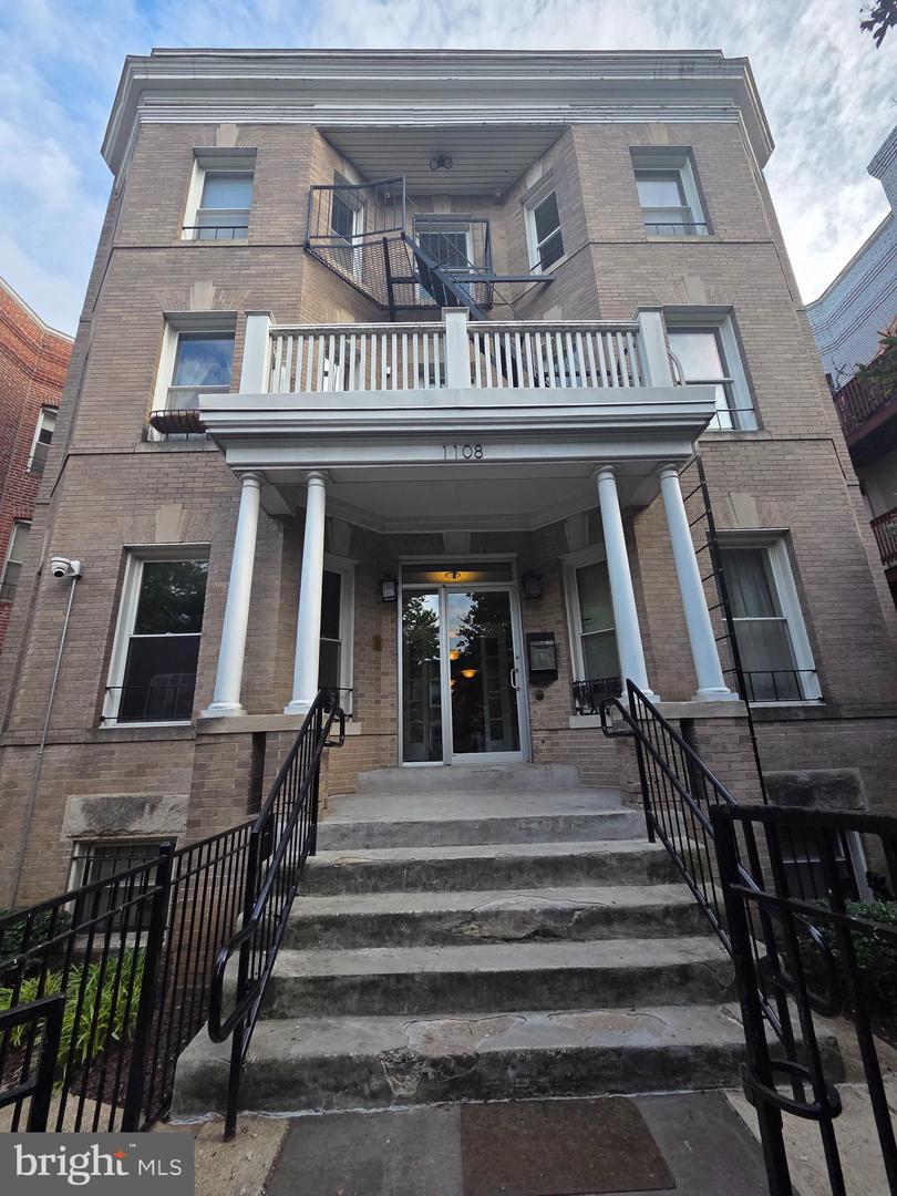 1108 Columbia Rd NW #202 — photo