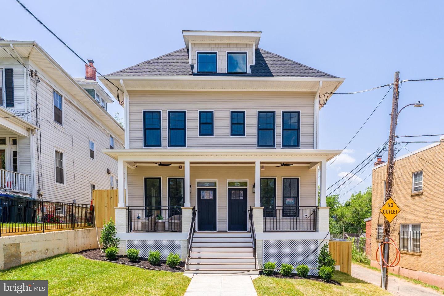 1223 Talbert St SE #2 — photo