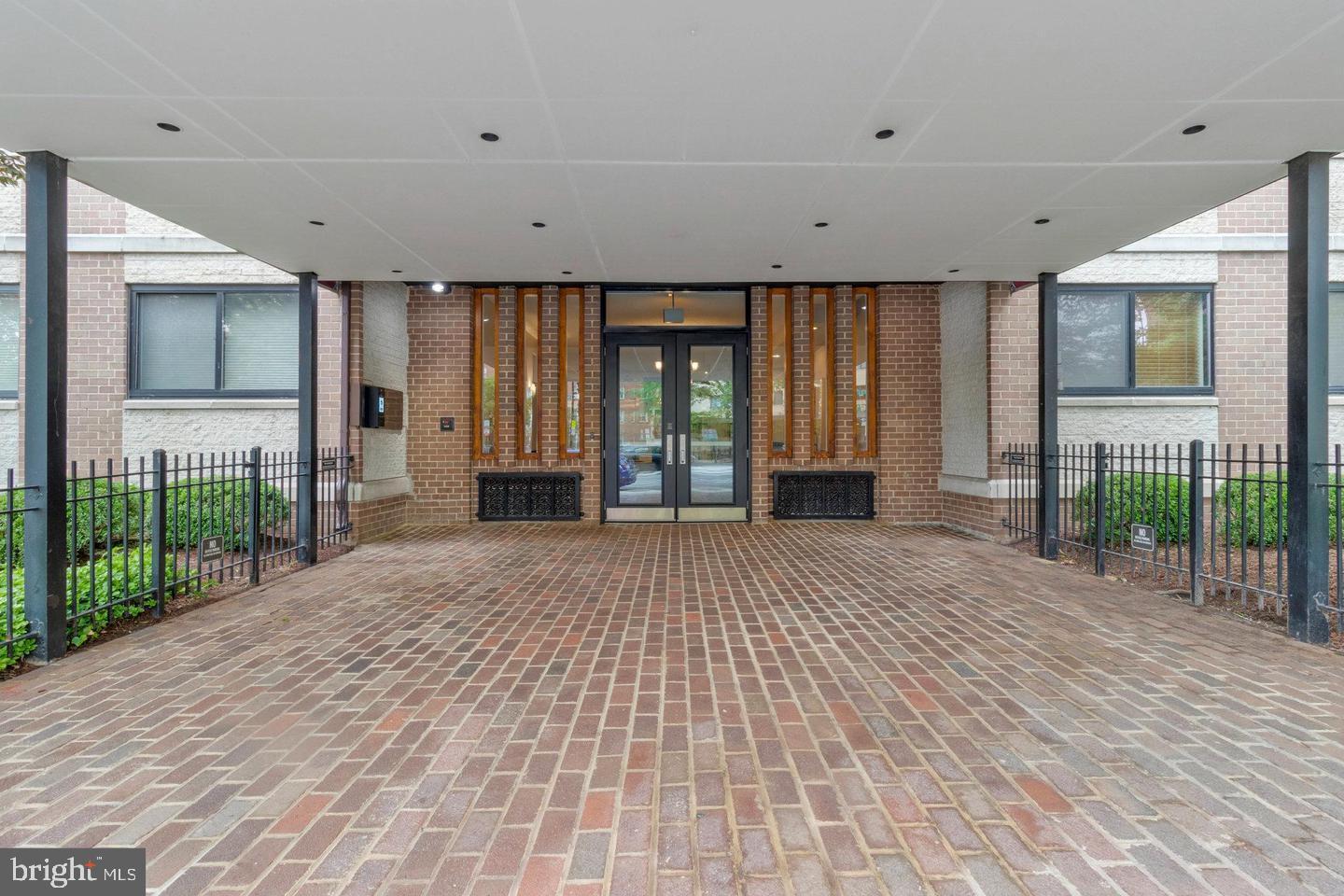 1816 New Hampshire Ave NW #302 — photo
