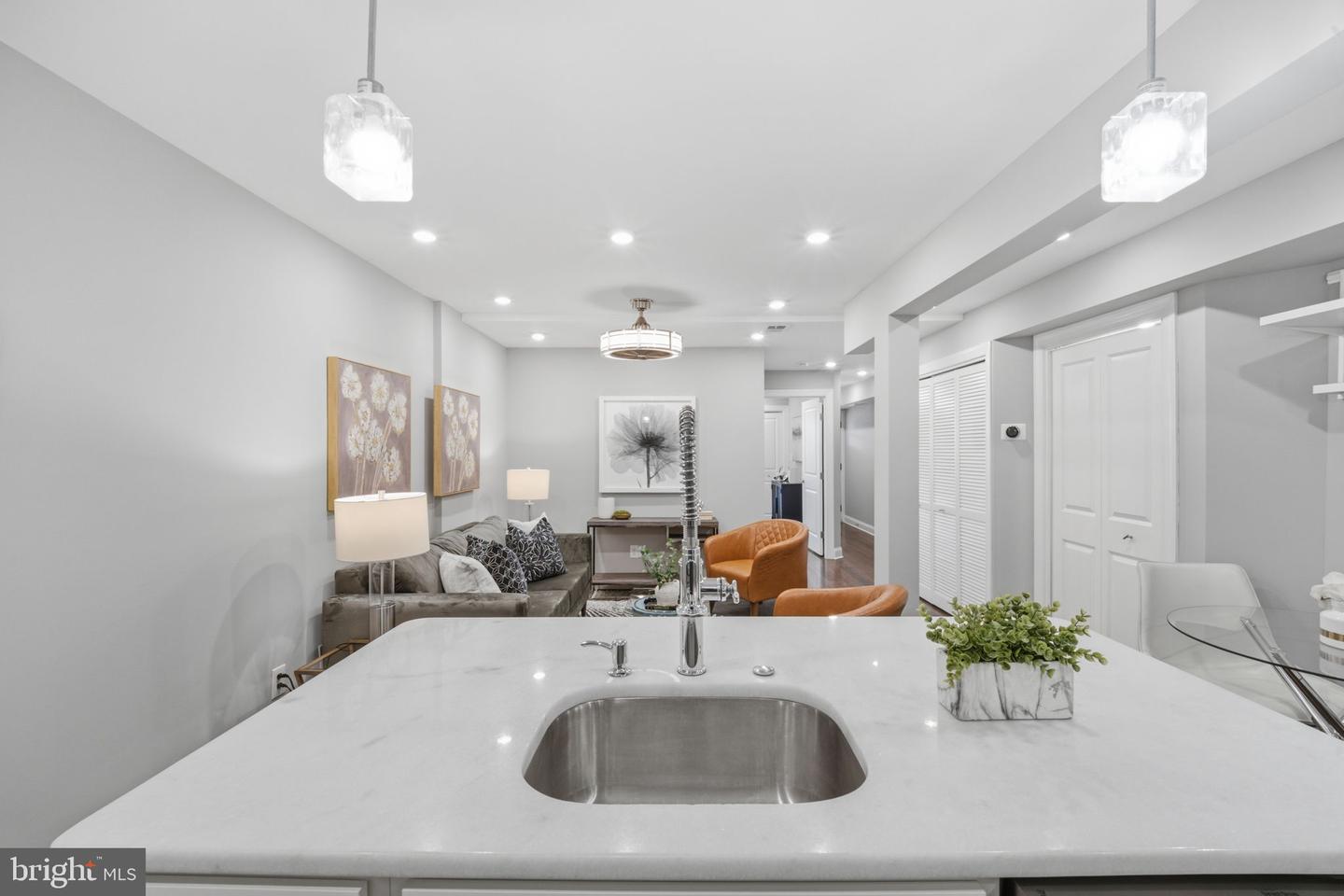 709 Jackson St NE #1 — photo