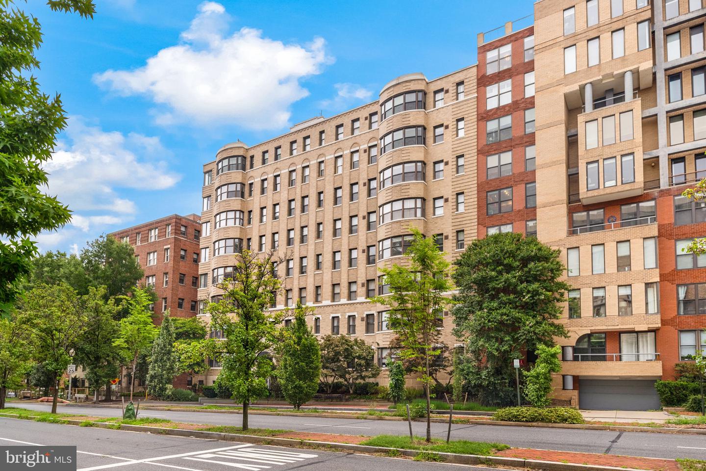 2515 K St NW #705 — photo