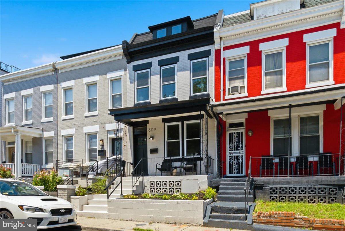 609 Harvard St NW — photo