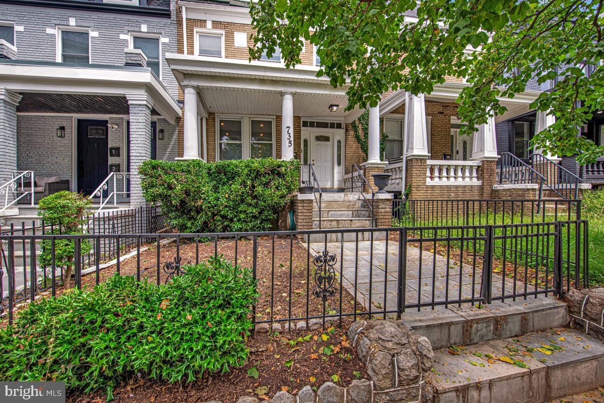 735 Otis Pl NW — photo