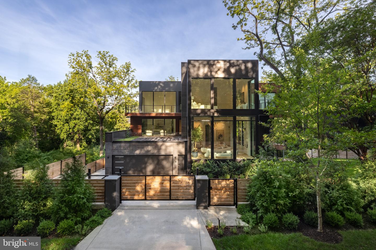 2676 Chain Bridge Road NW, Washington, DC 20016 — photo 3