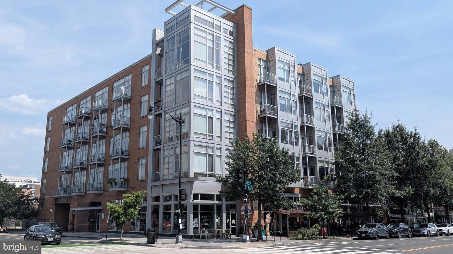 1390 V St NW #217 — photo