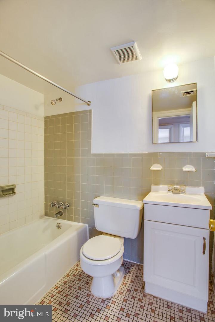 5124 Astor Pl SE #301 — photo
