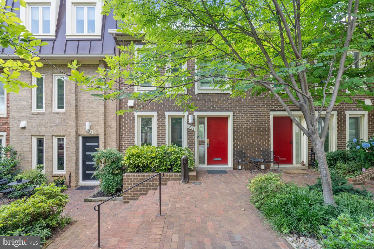 4375 Embassy Park Dr NW — photo