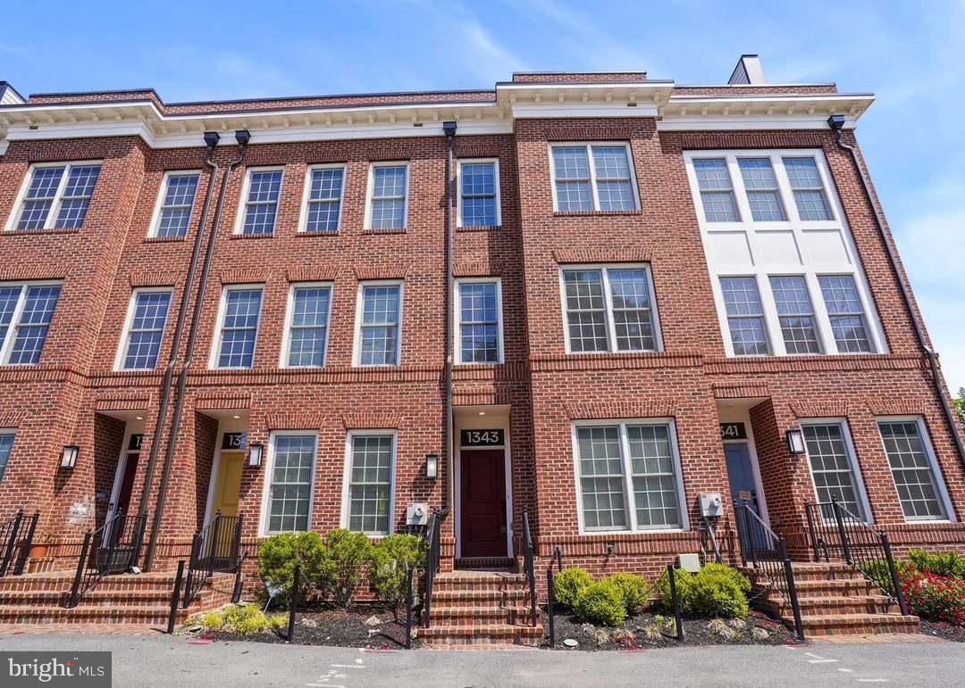 1343 Aspen St NW — photo