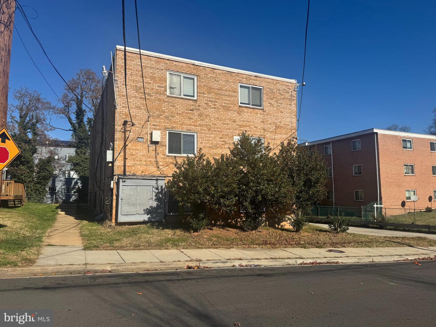 5324 C St SE #102 — photo