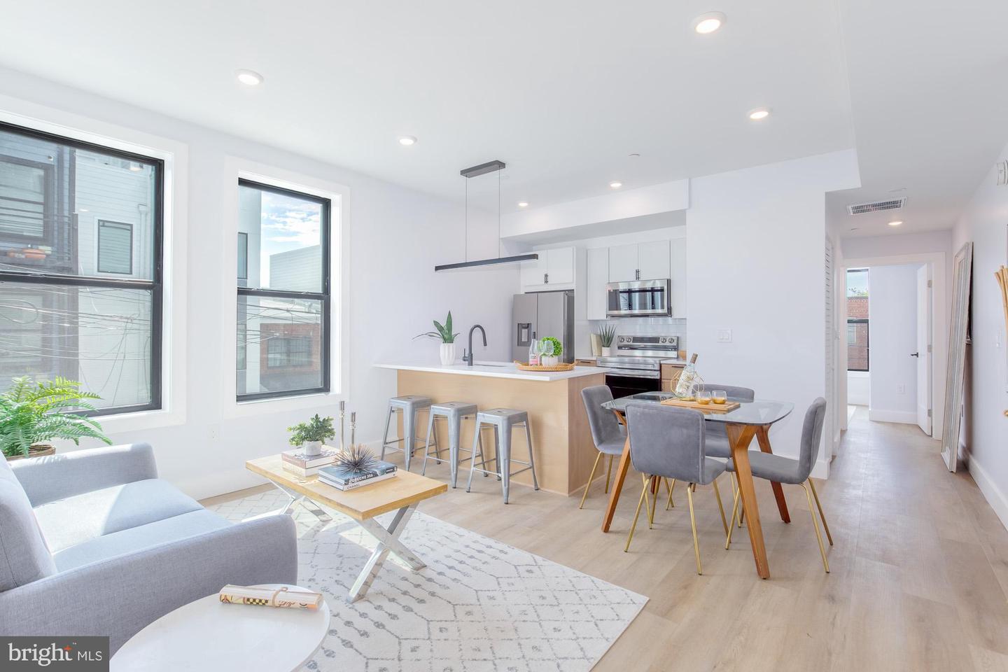 1012 17th Pl NE #6 — photo