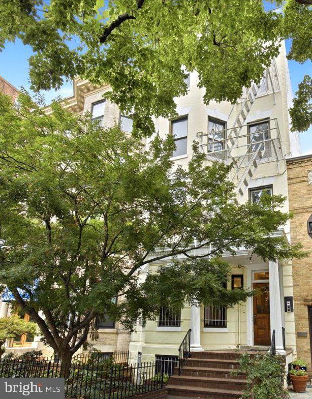 1731 20th St NW #1 — photo