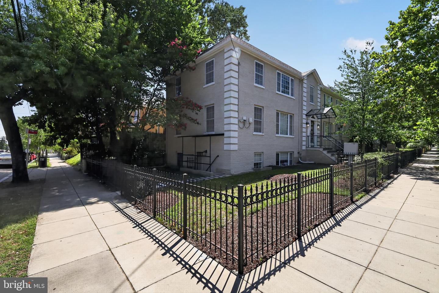 1400 Longfellow St NW #202 — photo