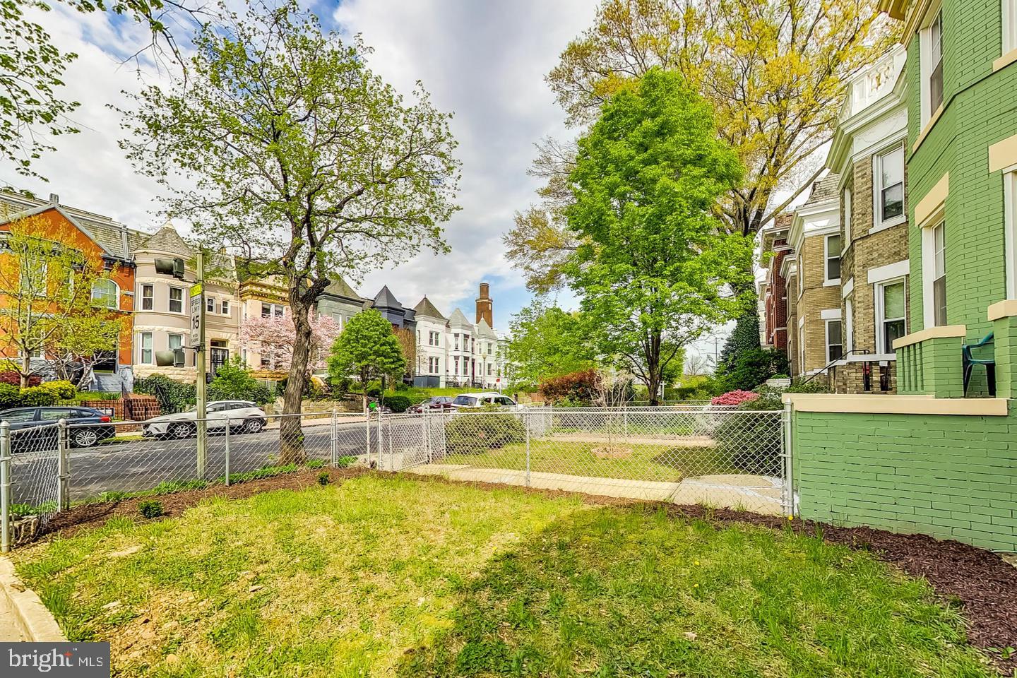 137 R Street NE, Washington, DC 20002 — photo 3