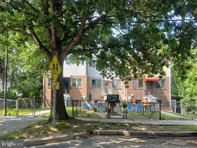 5814 Clay St NE — photo