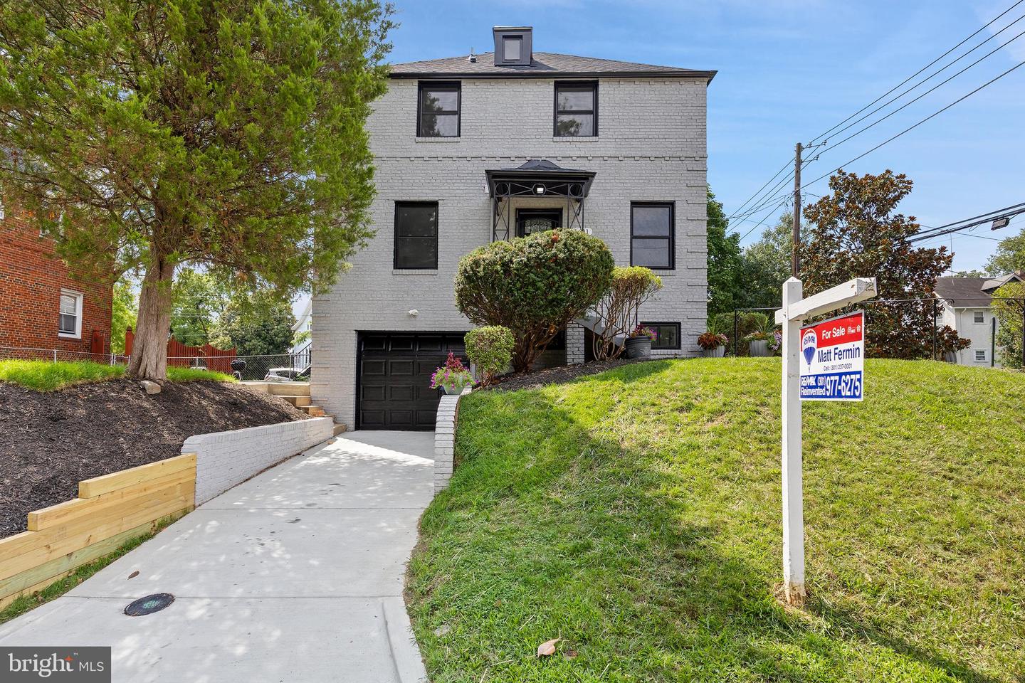 1601 Hamlin St NE — photo