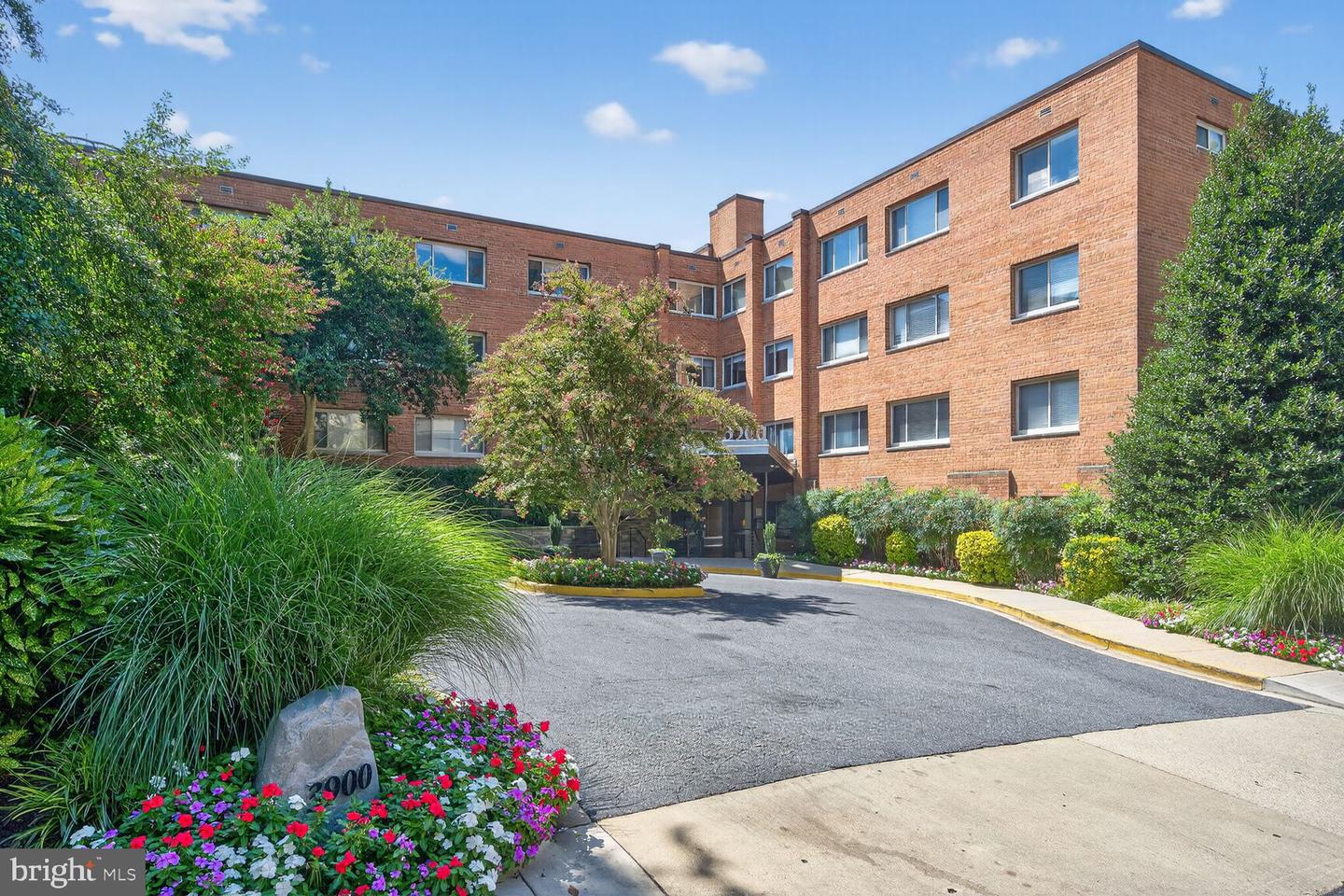 3900 Tunlaw Rd NW #201 — photo