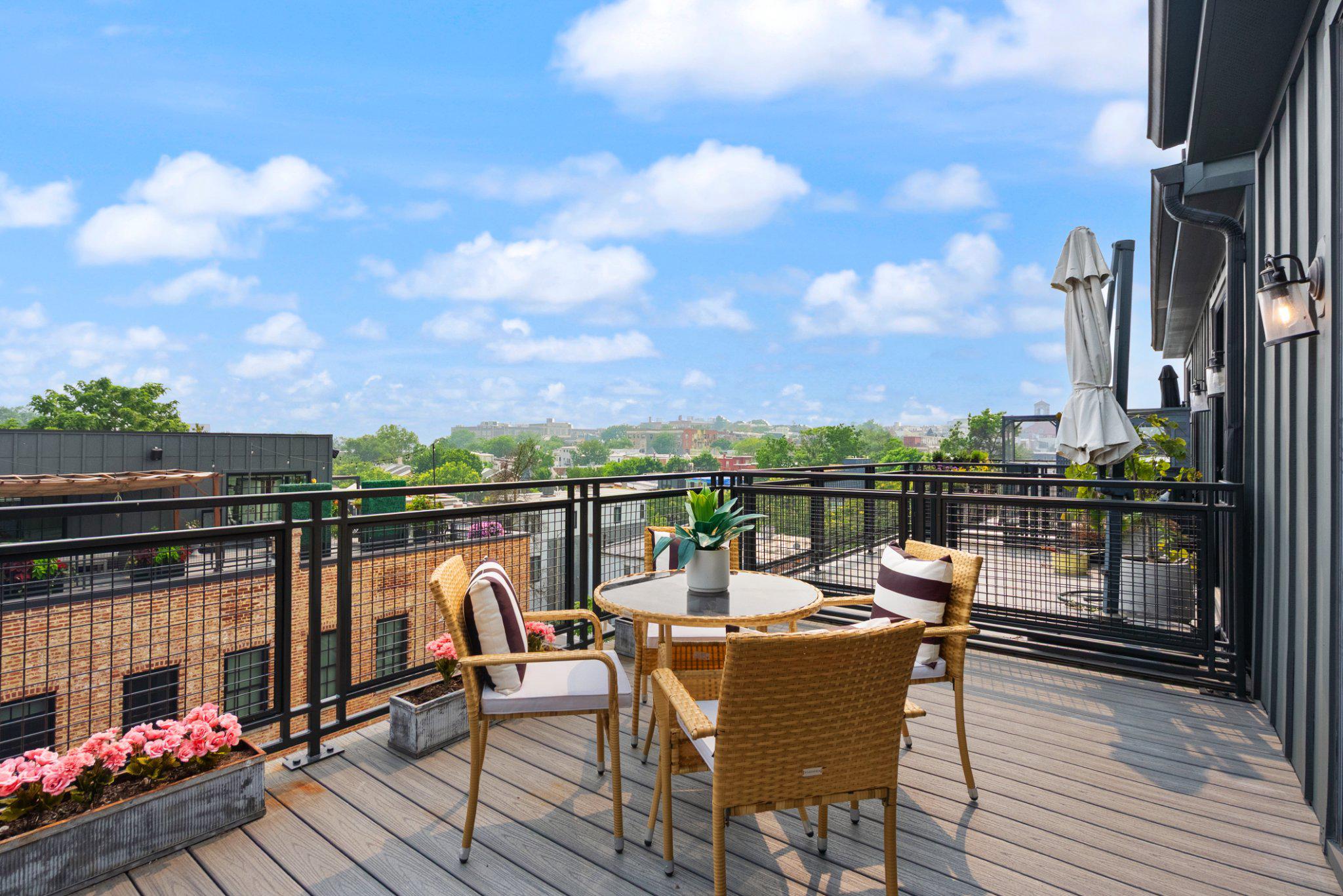 774 Girard St NW #6W — photo