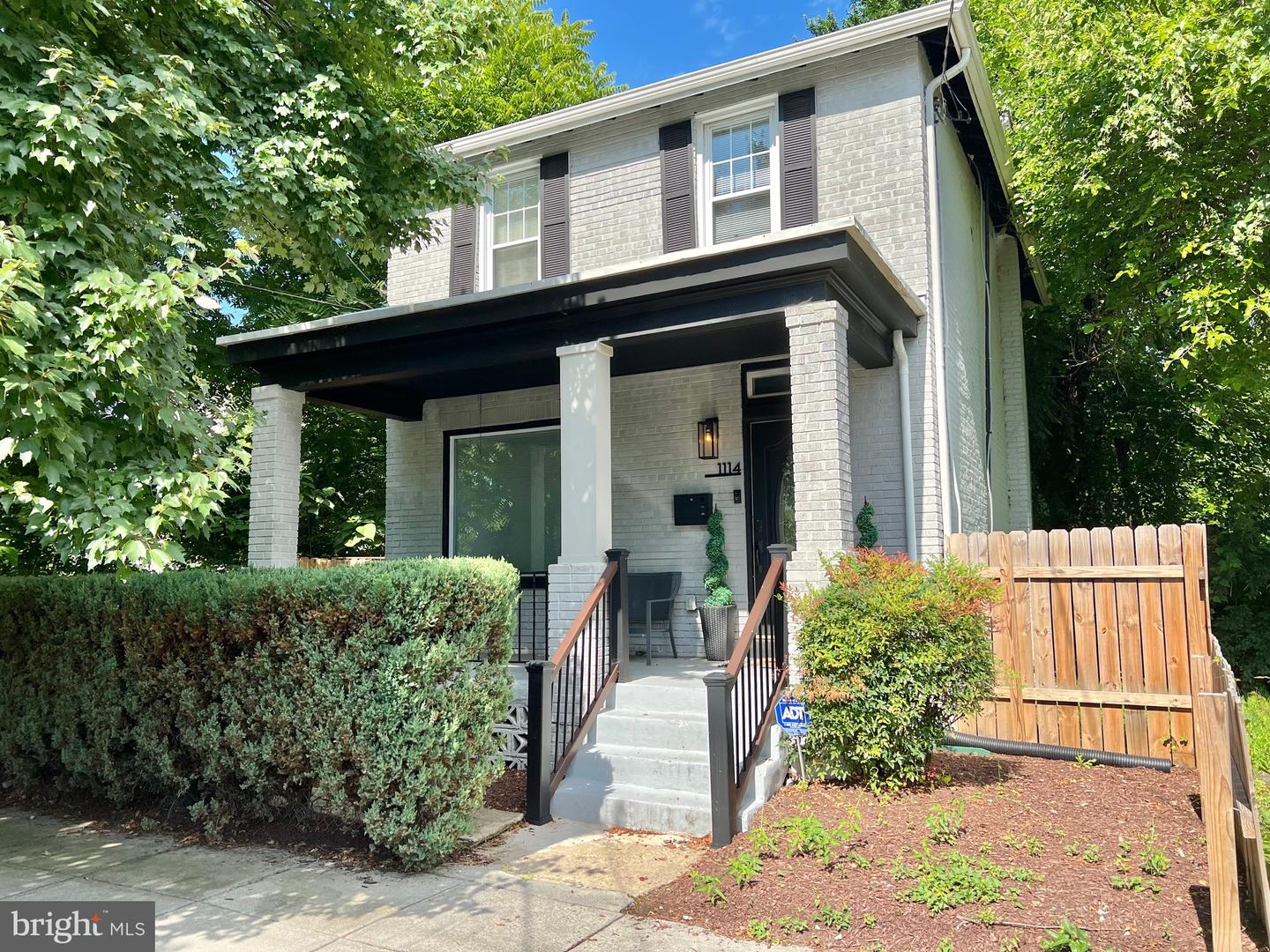 1114 45th St NE — photo