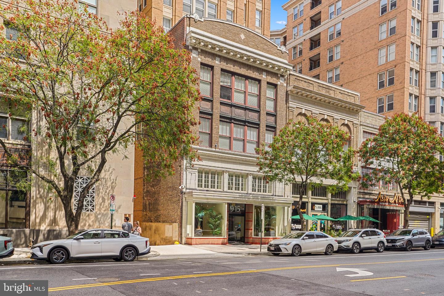 915 E St NW #1202 — photo