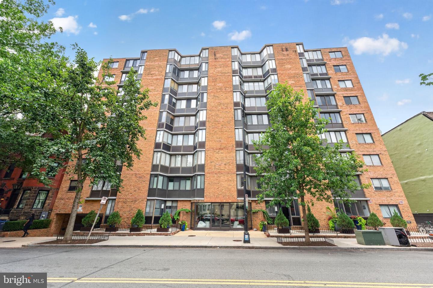 1718 P St NW #T9 — photo