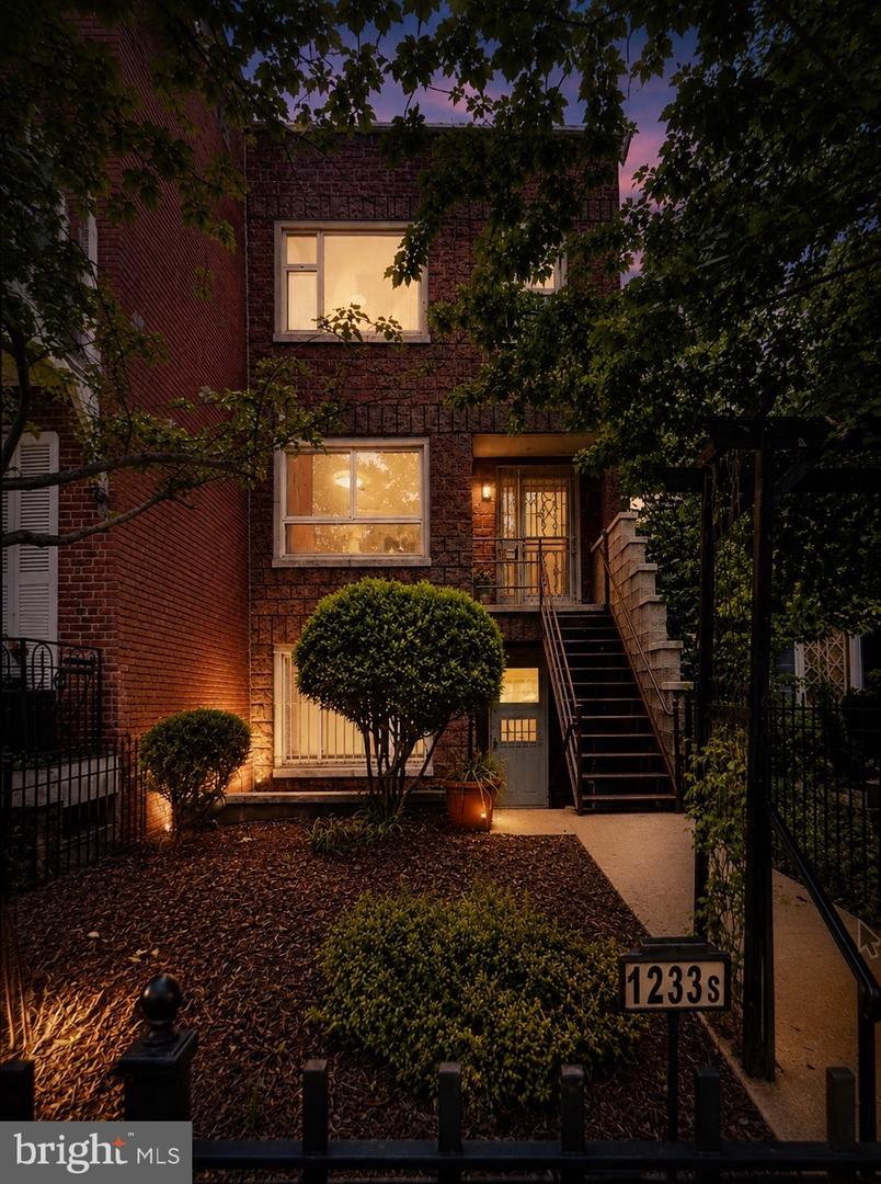 1233 S St NW — photo