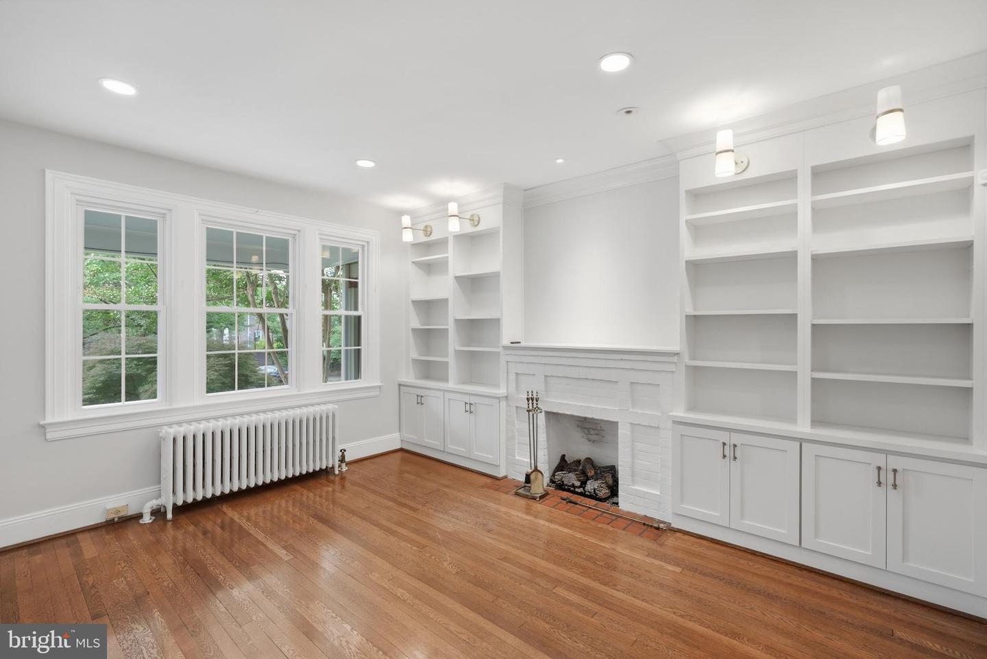 3839 Beecher St NW — photo