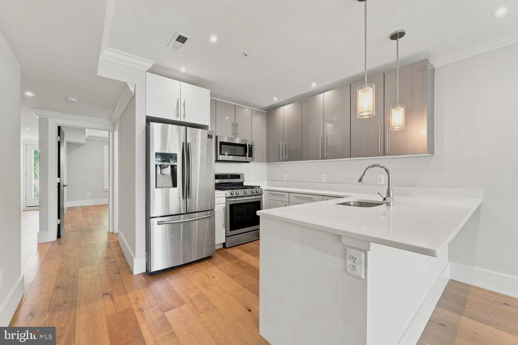 530 Irving St NW #2 — photo