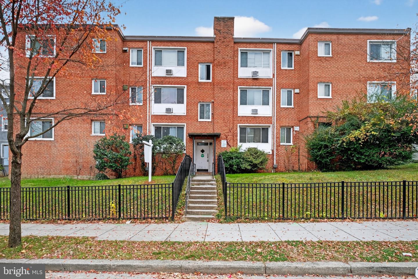 2901 Gainesville St SE #202 — photo
