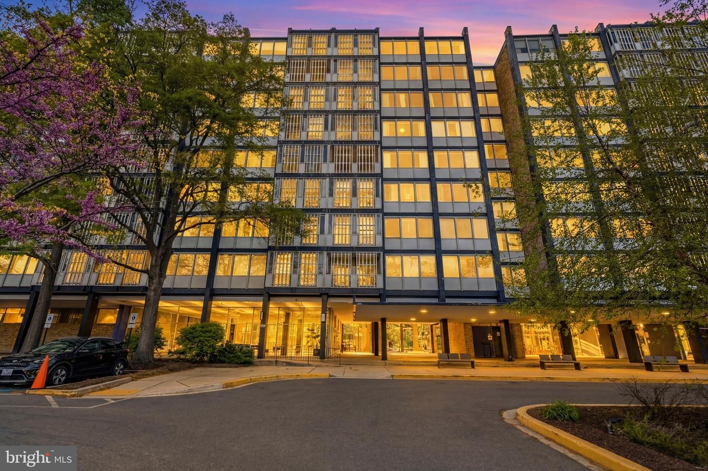 1311 Delaware Ave SW #S240 — photo