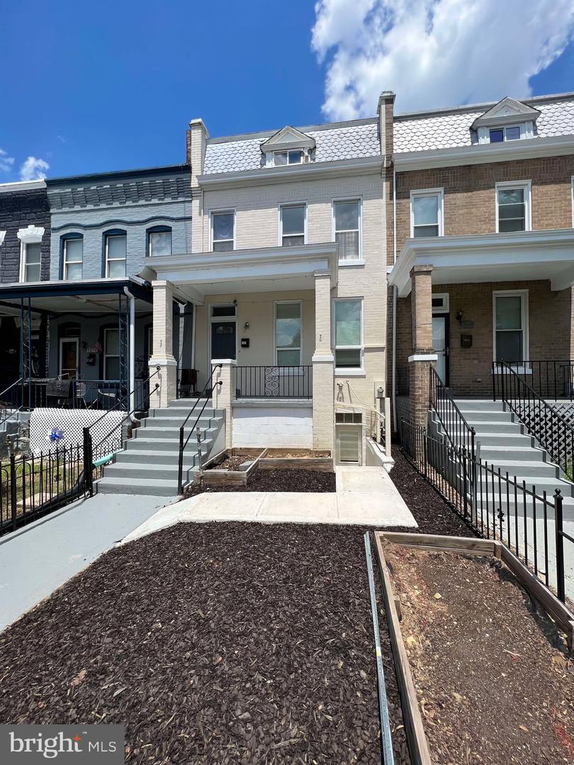 1278 Morse St NE — photo