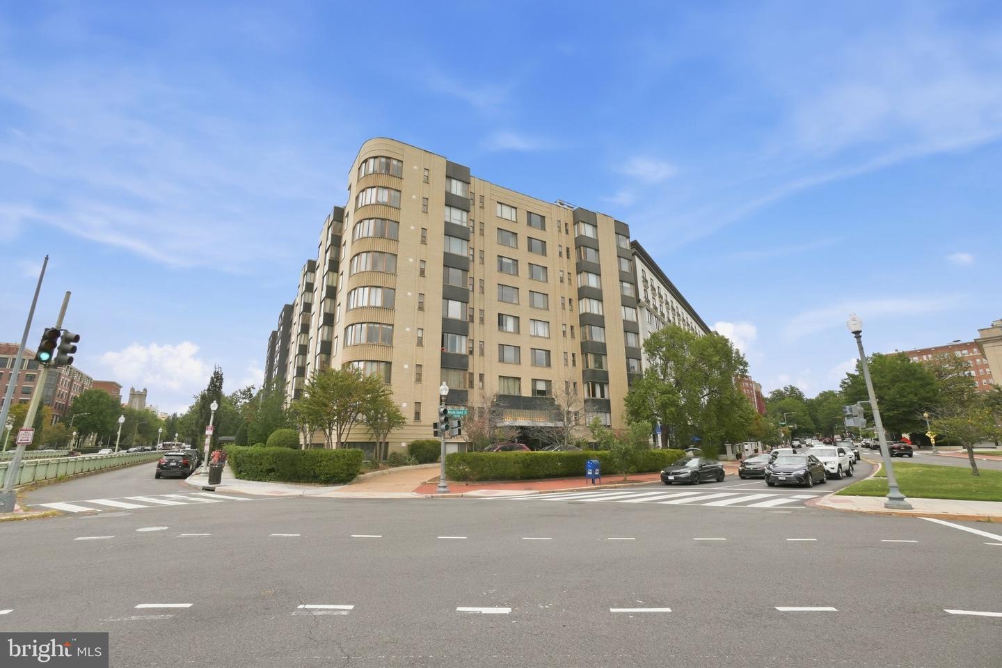 1 Scott Cir NW #Ph — photo