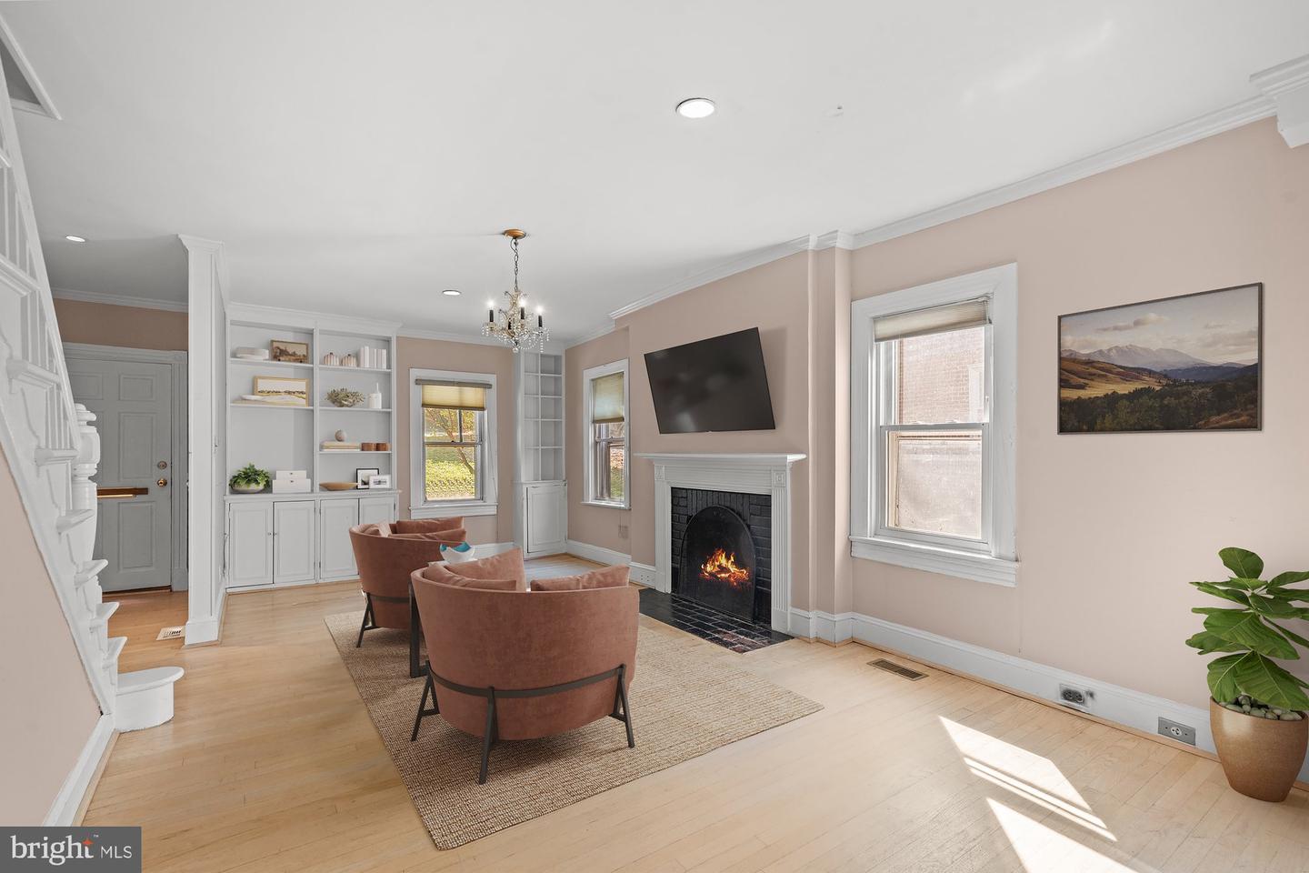 4718 Reservoir Rd NW — photo