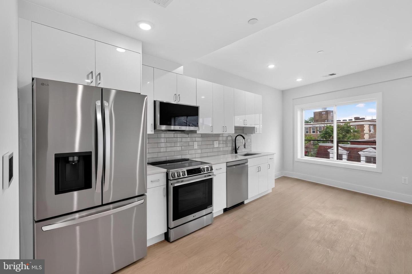 1650 Columbia Rd NW #201 — photo