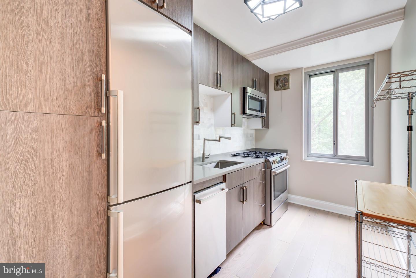 4200 Cathedral Ave NW #512 — photo