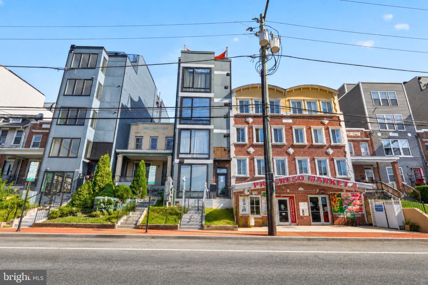 611 Kennedy St NW #C02 — photo
