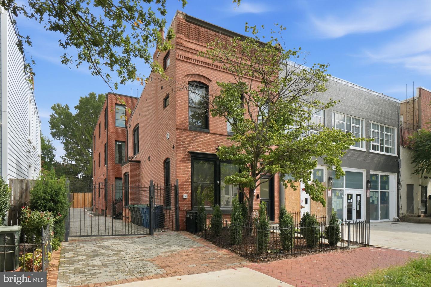 710 E St SE #2 — photo