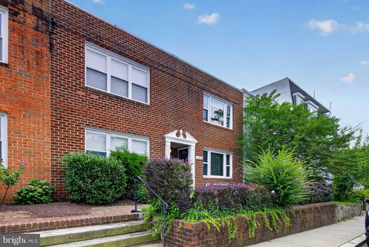 606 Newton Pl NW #606 — photo