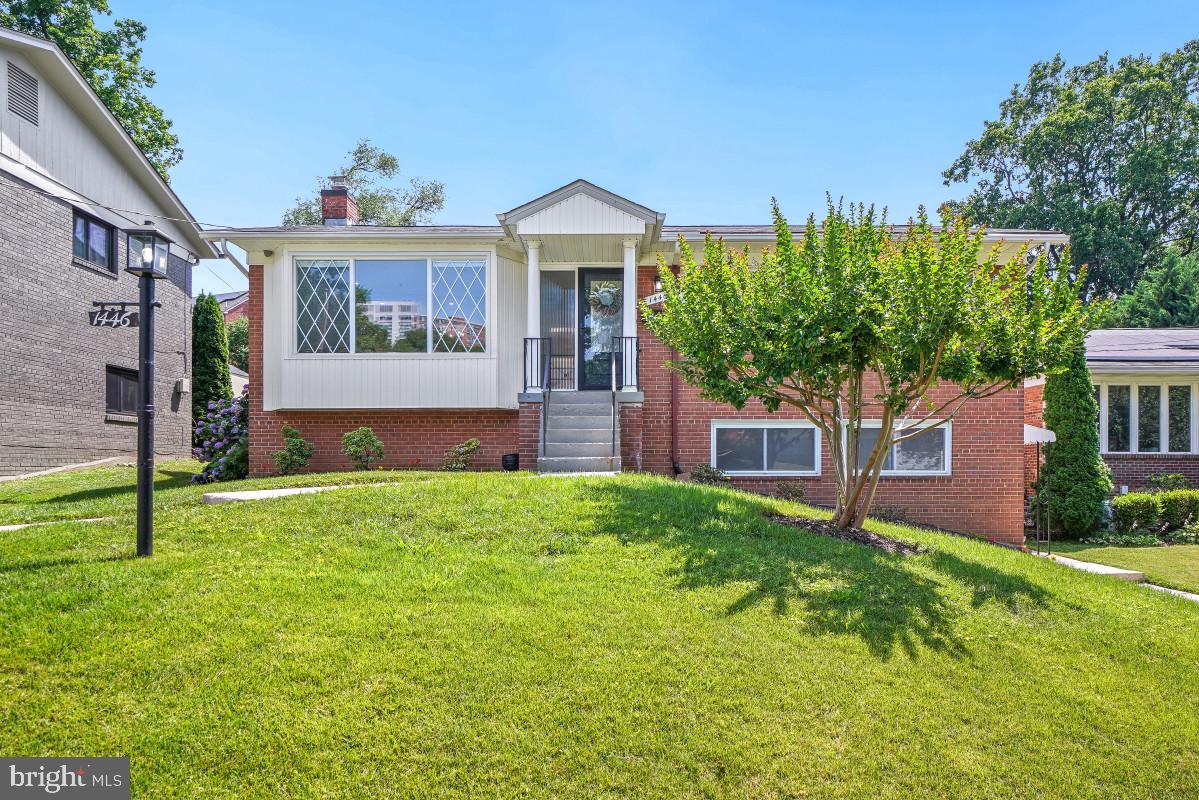 1446 Roxanna Rd NW — photo