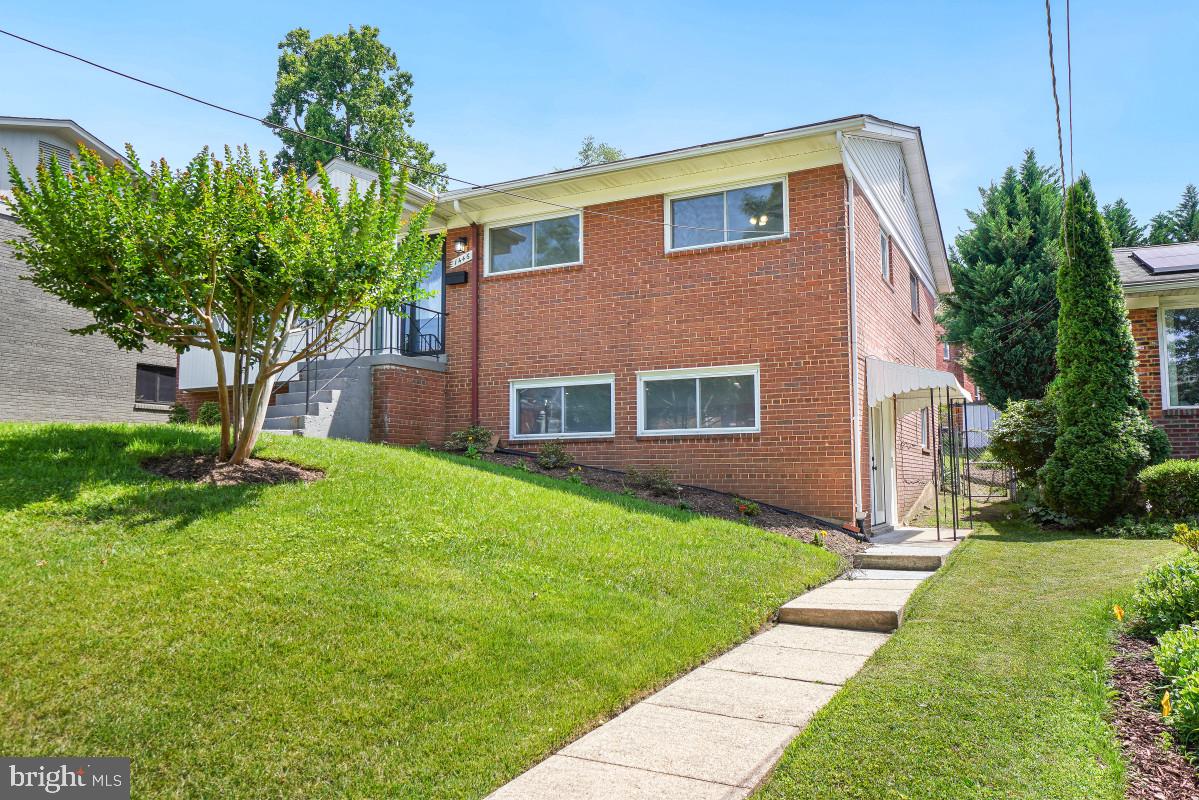1446 Roxanna Road NW, Washington, DC 20012 — photo 2
