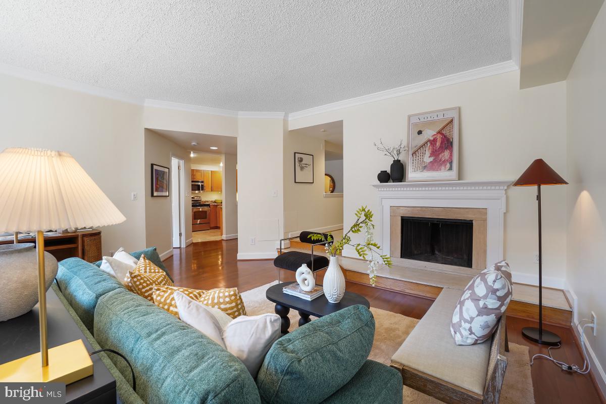 1080 Wisconsin Ave NW #1004 — photo