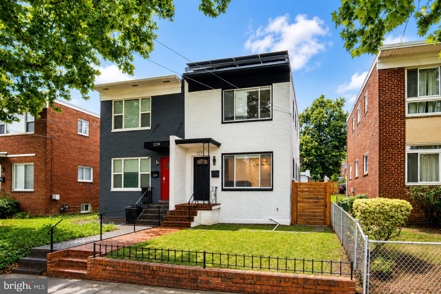 1237 Emerson St NE — photo