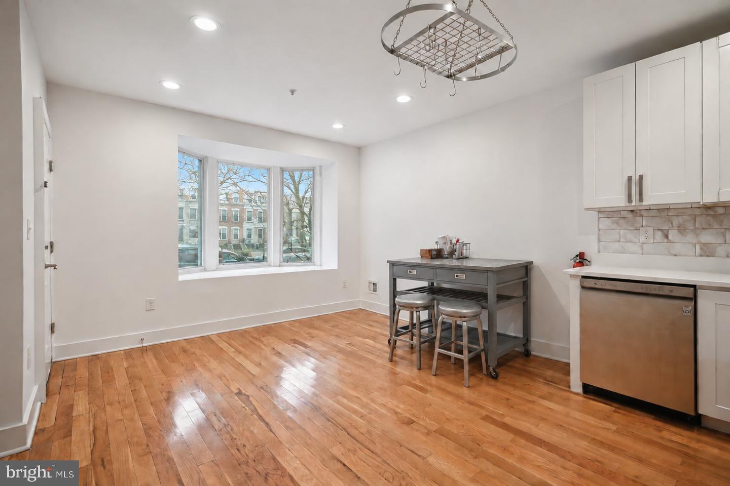 1224 Holbrook St NE #1 — photo