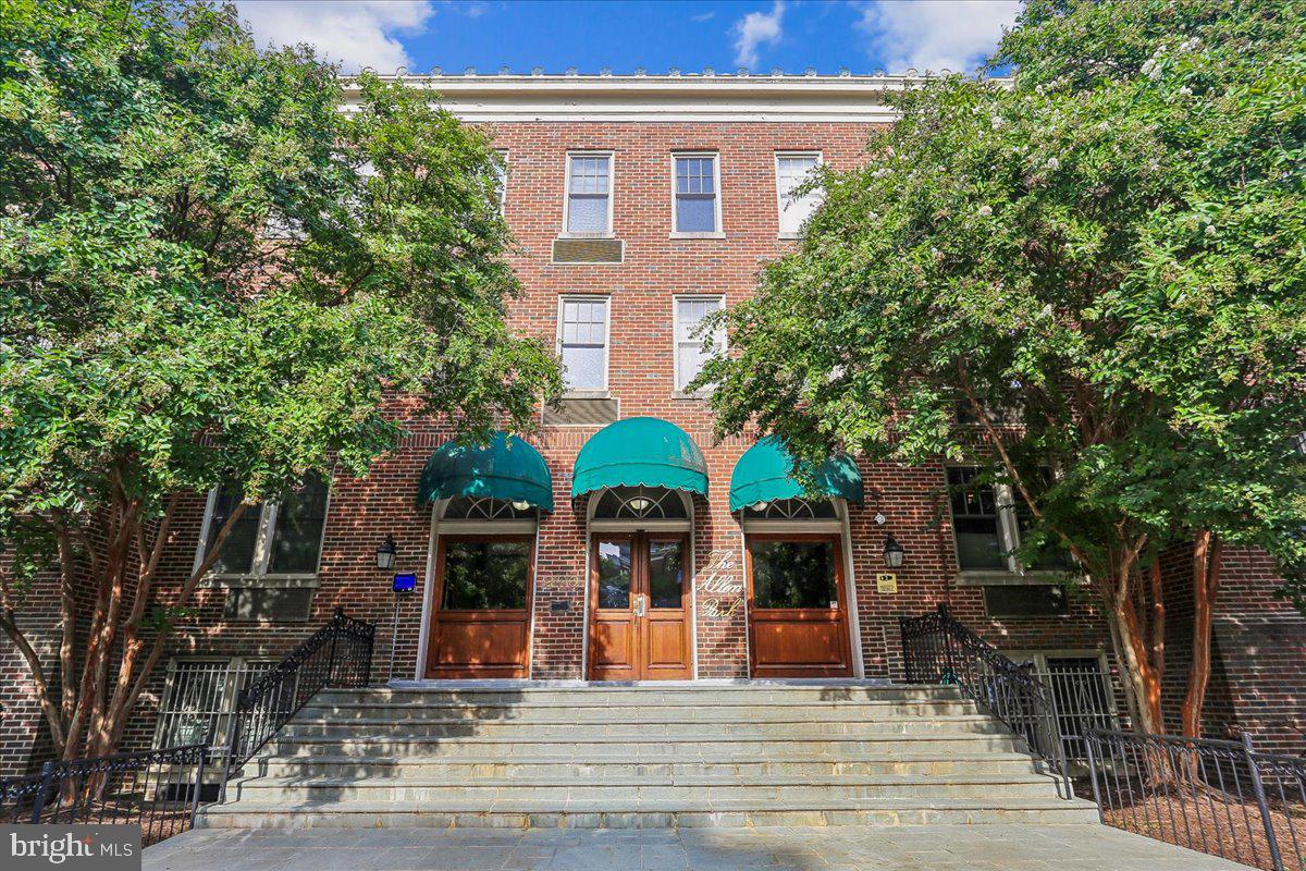 2410 20th St NW #208 — photo