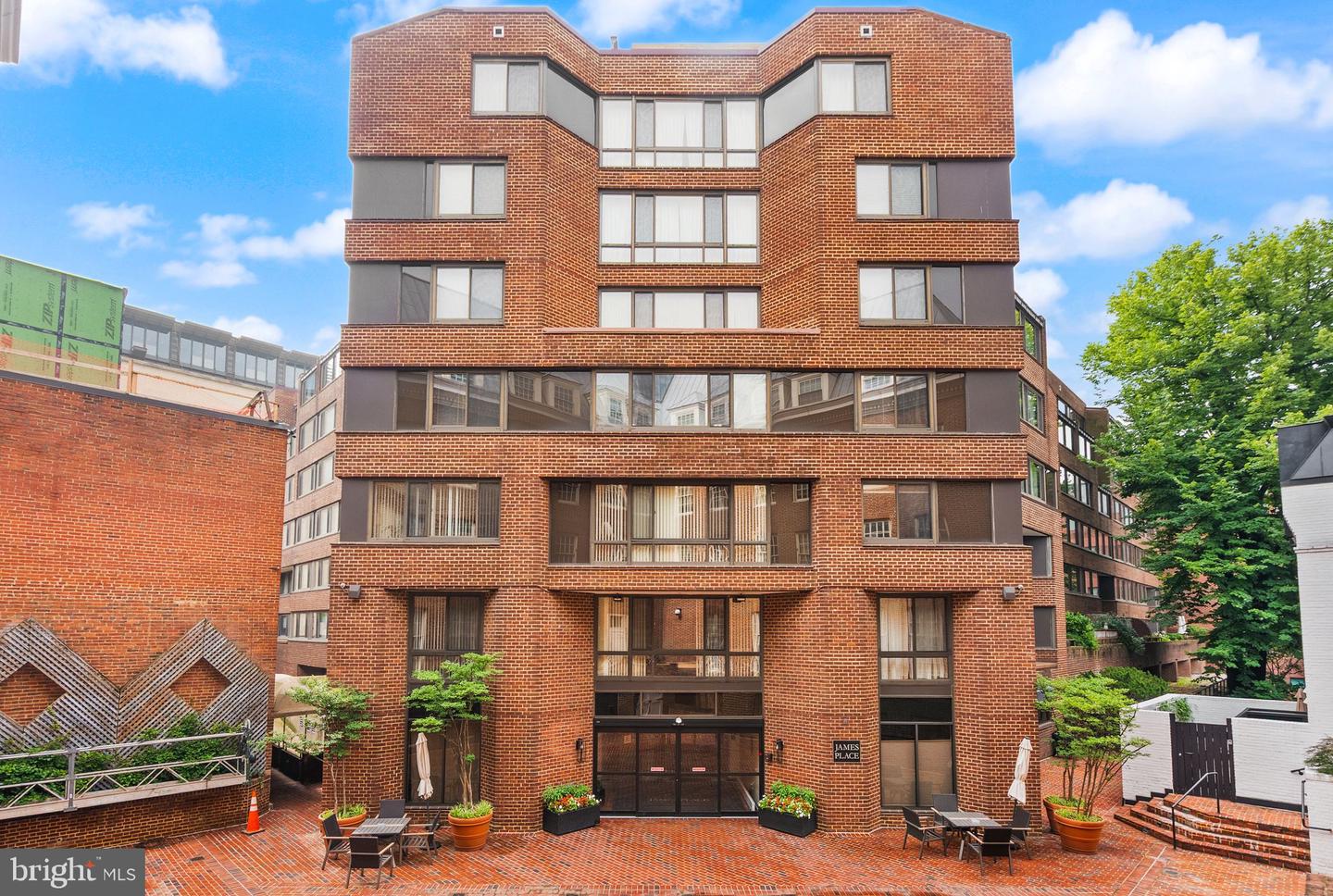 1077 30th St NW #201 — photo