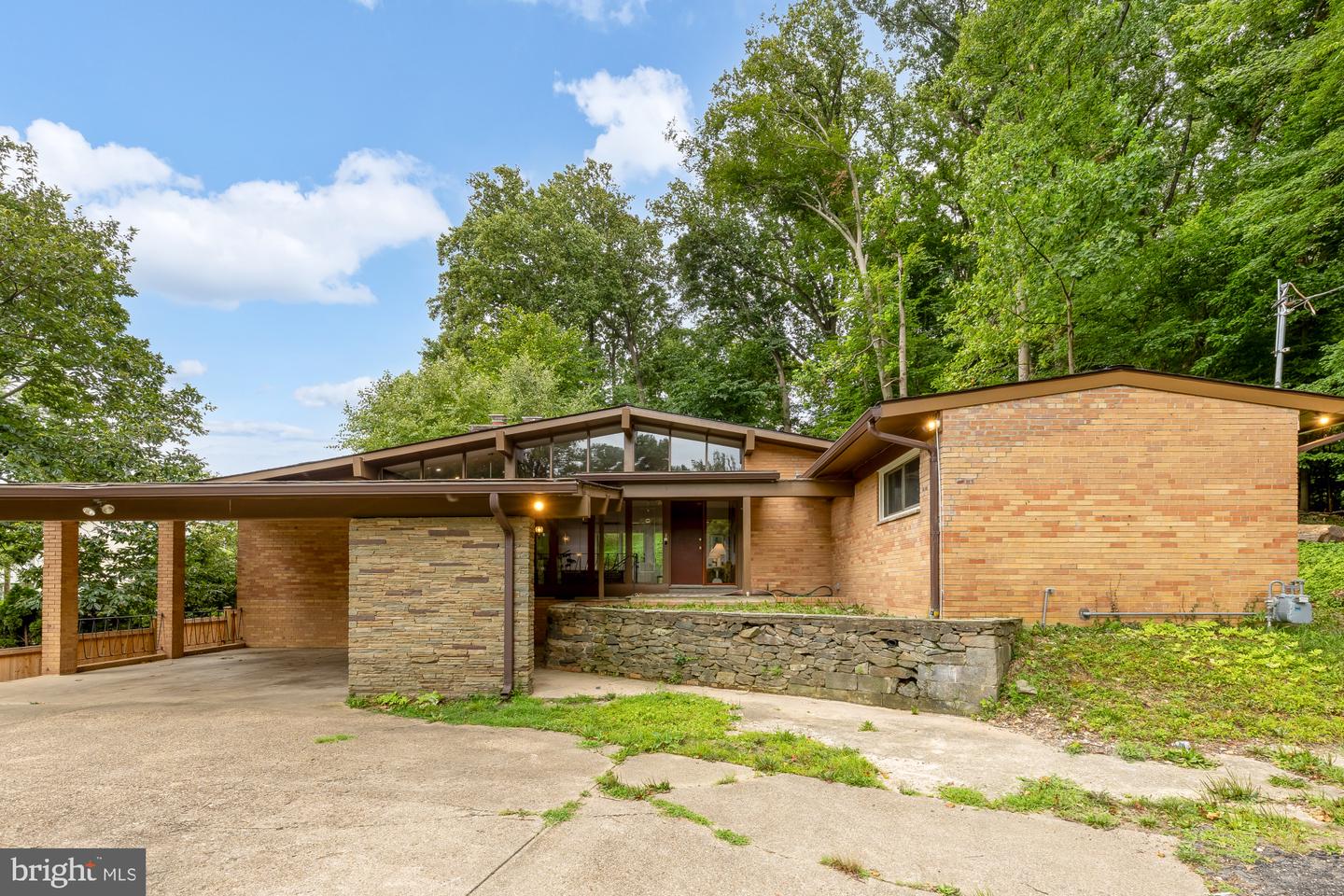 1840 Primrose Rd NW — photo