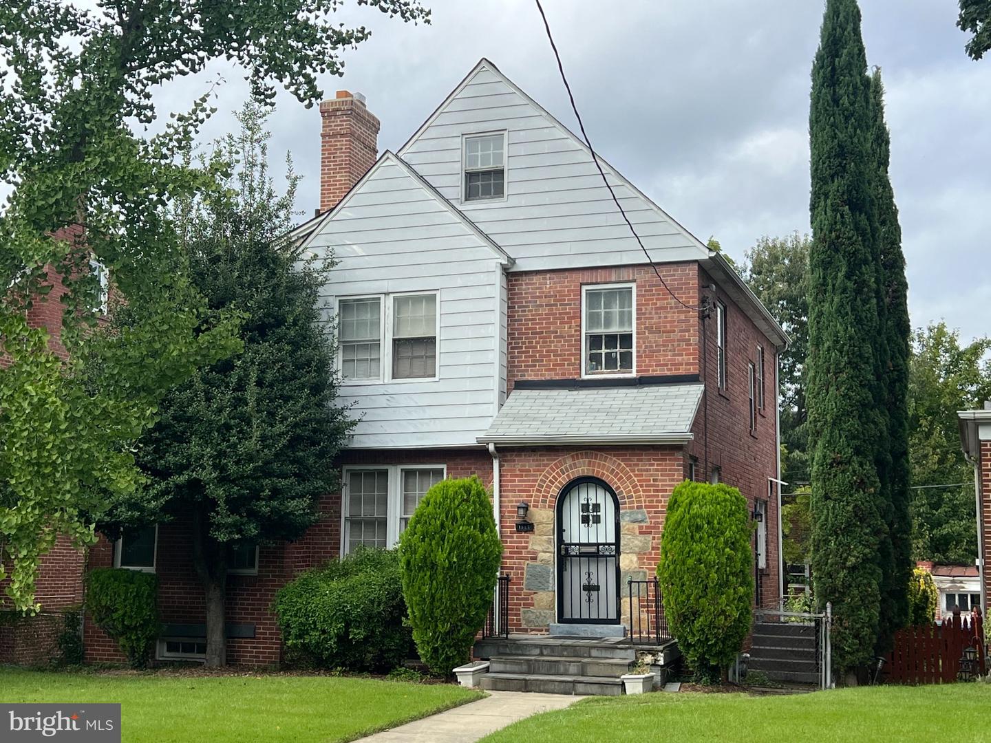 1327 Somerset Pl NW — photo